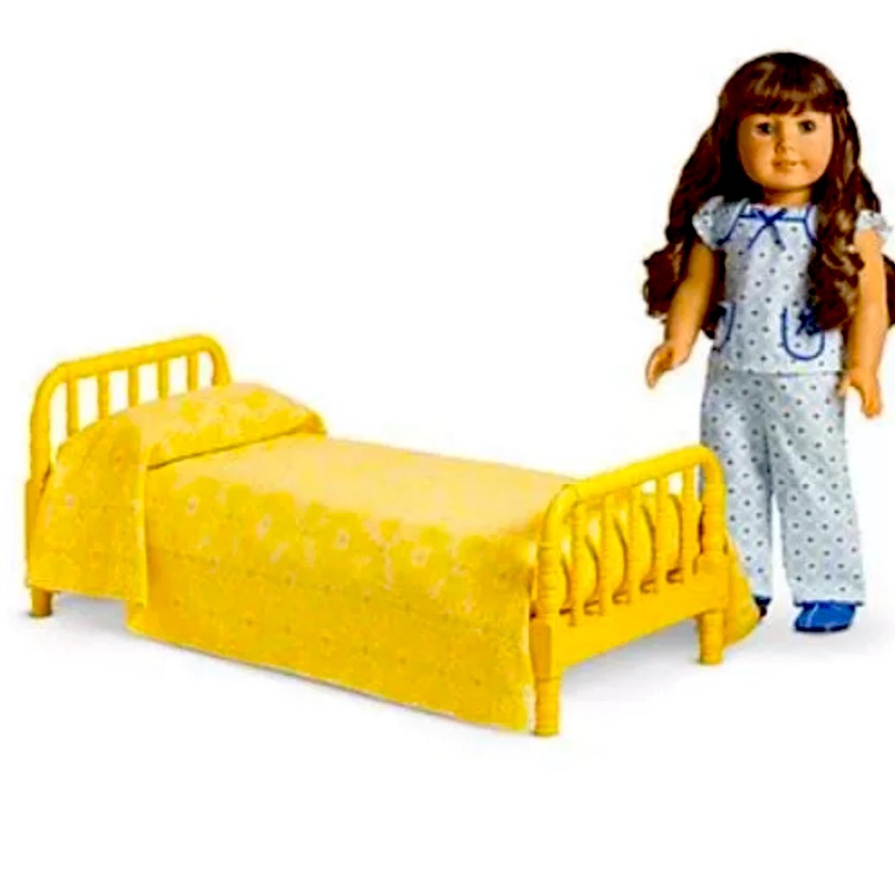 NEW IN BOX American Girl Molly's Bed and Bedding~ Molly Ltd. Edition Yellow